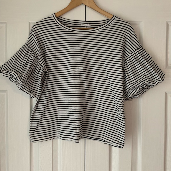 Women’s Black & White Dresses & Shirts. Pick your piece for $20 or Make offer! - Picture 4 of 12